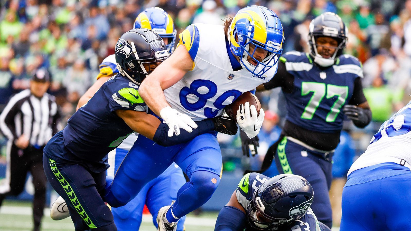 
                <strong>15. Platz: Los Angeles Rams</strong><br>
                &#x2022; Starter: Tyler Higbee<br>&#x2022; Backups: Hunter Long, Brycen Hopkins, Davis Allen<br>Die Spielweise von Tyler Higbee lässt sich als spektakulär unspektakulär einordnen. Seit einigen Jahren zählt der 30-Jährige zu einem der Dreh- und Angelpunkte der Rams-Offensive. Sollte er ausfallen, wird es bei den Rams allerdings schnell holprig. Die Backups konnten allesamt bisher nur in wenigen Situationen glänzen. 
              