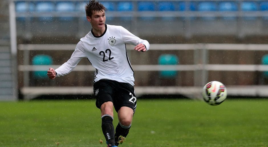 
                <strong>Abwehr: Dominik Becker</strong><br>
                Verein: 1. FC KölnLänderspiele für deutsche U17: Tore: 
              