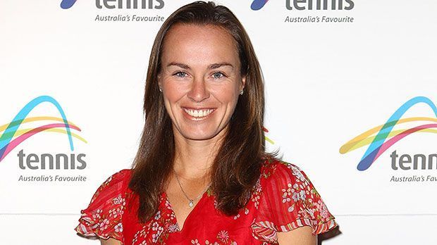 
                <strong>Martina Hingis anno 2013</strong><br>
                Auch abseits des Platzes steht Hingis gerne im Rampenlicht. Bereits zu ihrer aktiven Zeit bekam sie den Spitznamen "Spice Girl des Tennis".
              