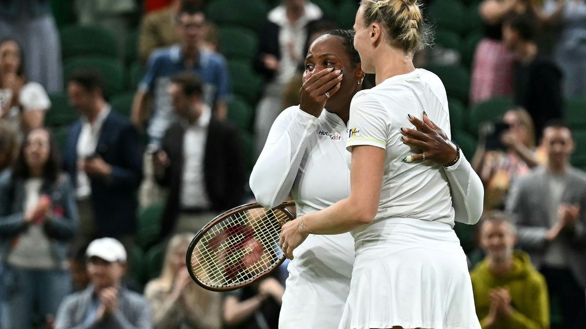 Die Siegerinnen Siniakova und Townsend (li.).