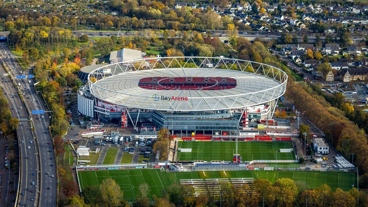 Das Trainingszentrum (vorne) muss der A1 weichen