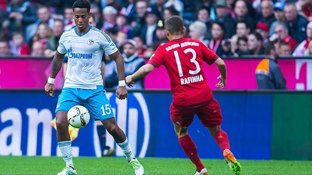
                <strong>Dennis Aogo (FC Schalke 04)</strong><br>
                Dennis Aogo: Wenn was bei den Bayern ging, dann über die Seite von Aogo. Defensiv ließ er den Gegenspielern mehrmals zu viel Platz und provozierte so gefährliche Flanken – so auch beim 0:2. Offensiv fiel er nur vereinzelt auf. ran-Note: 5.
              