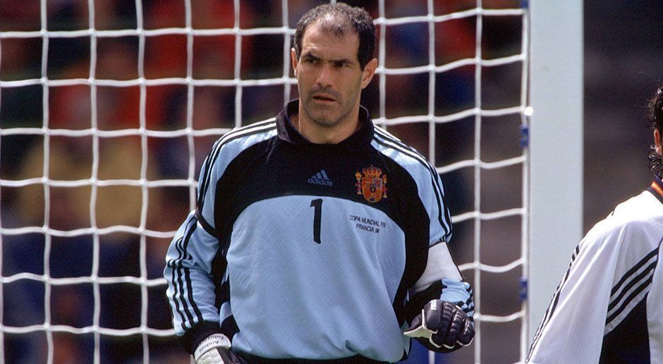 
                <strong>Andoni Zubizarreta (622 Spiele in der Primera Division)</strong><br>
                Nicht Raul, nicht Xavi und auch nicht Iker Casillas haben erreicht, was Andoni Zubizarreta geschafft hat: Der Torhüter absolvierte zwischen 1980 und 1998 für Athletic Bilbao, den FC Barcelona und den FC Valencia 622 Spiele in der Primera Divsion. Damit ist Zubizarreta bis heute Rekordspieler in der spanischen Liga. 
              