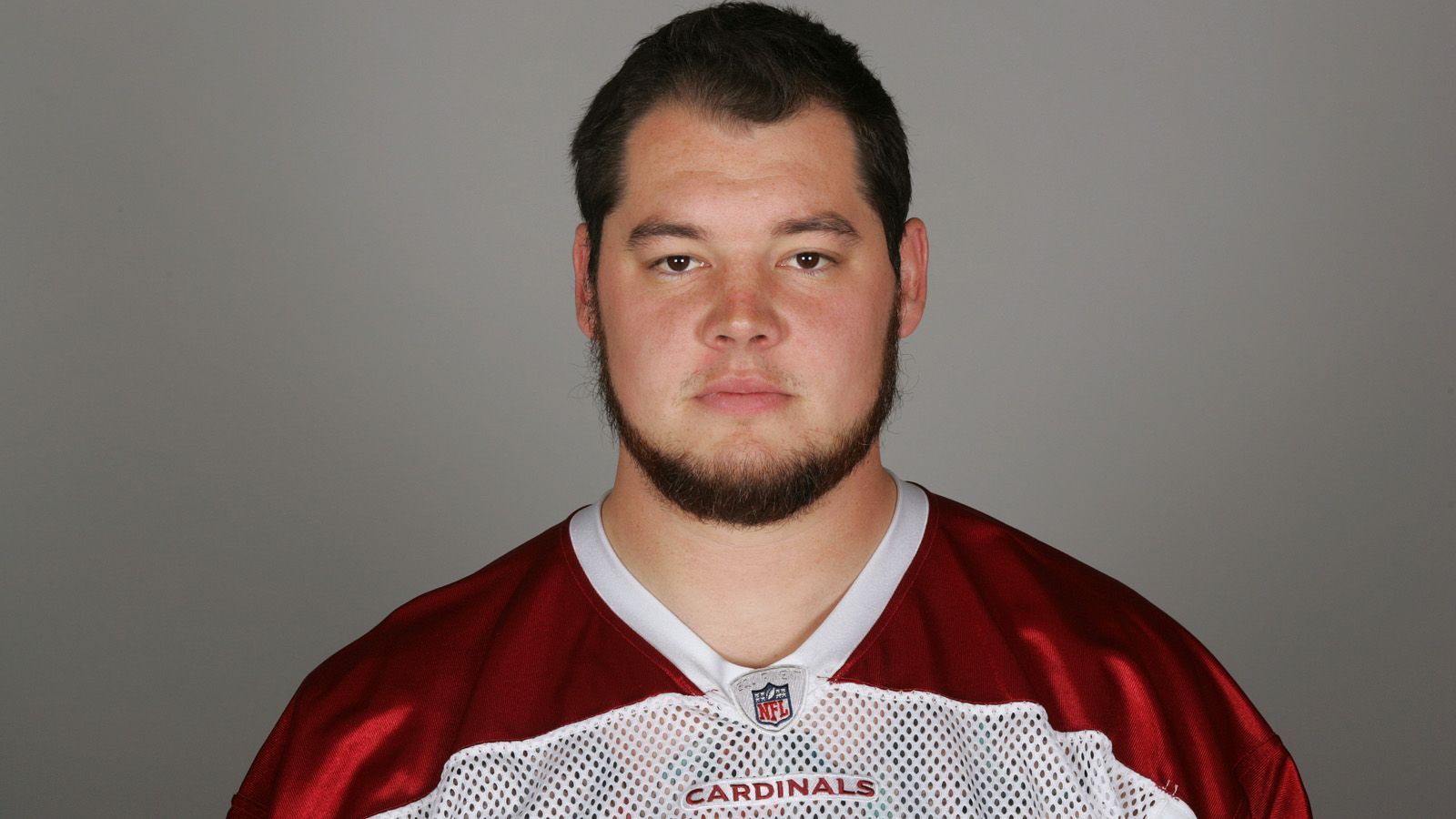 <strong>Thomas Pestock</strong> <strong>aka Baron Corbin</strong><br>
                Im NFL Draft 2009 nicht berücksichtigt, wurde Pestock anschließend von den Indianapolis Colts unter Vertrag genommen, wechselte aber bereits Anfang 2010 zu den Arizona Cardinals. 2011 verließ er diese wieder ohne ein einziges NFL-Spiel absolviert zu haben. Er nahm jedoch an einigen Preseason-Begegnungen teil. 2012 unterzeichnete Pestock einen Vertrag bei der WWE.