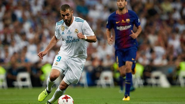 
                <strong>Karim Benzema</strong><br>
                Ganzes starkes Spiel des Franzosen! Im Sturmzentrum der Königlichen beeindruckt Benzema mit seiner Präsenz und Übersicht, macht Bälle fest, arbeitet aber auch gut nach hinten. Vor seinem Tor zum 2:0 lässt der Angreifer Barca-Verteidiger Umtiti wie einen Altherren-Fußballer aussehen. Immer wenn Benzema den Ball bekommt, geht ein Raunen durch das Bernabeu. ran-Note: 1
              