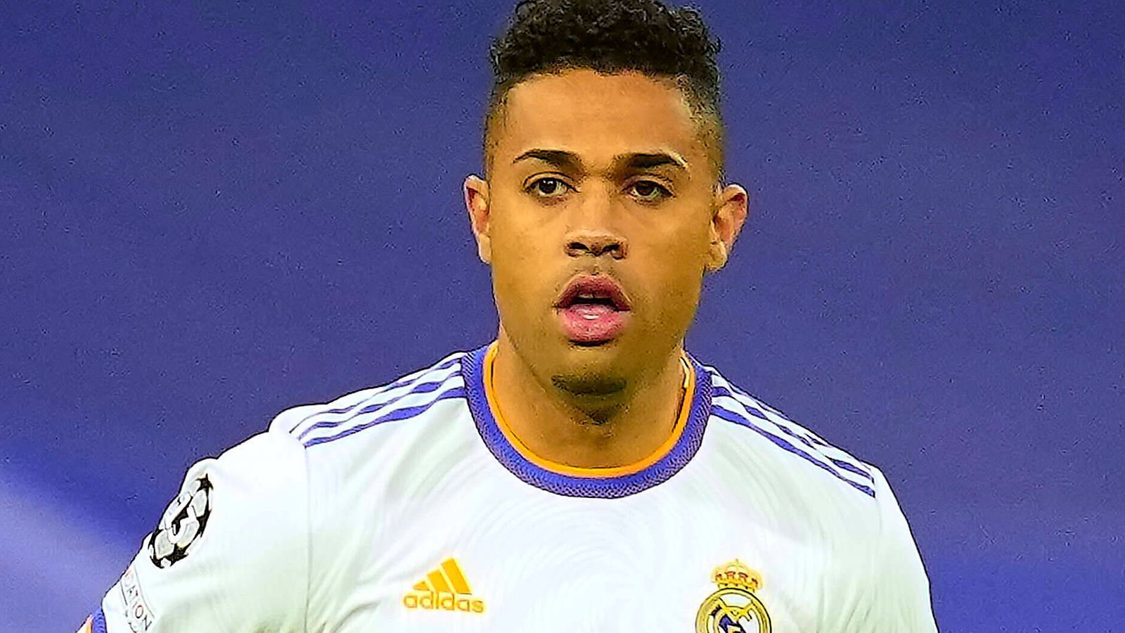 
                <strong>Mariano Diaz</strong><br>
                Für den Mittelstürmer bleibt hinter Benzema und Jovic praktisch keine Spielzeit übrig. Kommt ein Angebot, darf der 28-Jährige sofort gehen.
              