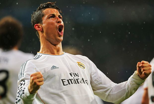 
                <strong>Real Madrid: Cristiano Ronaldo</strong><br>
                Der Portugiese ist derzeit in Hochform: In allen seiner vergangenen zehn Spiele erzielte der Stürmer mindestens einen Treffer. Auch deshalb geht dieses Duell auch dieses Mal an den "Weltfußballer des Jahres" - Real Madrid verkürzt auf 8:6!
              