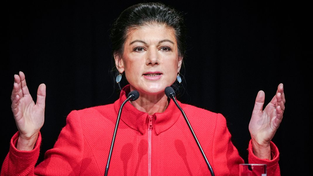 Sahra Wagenknecht, Parteivorsitzende, kann das Vertrauen der Deutschen noch nicht ganz für sich gewinnen. 