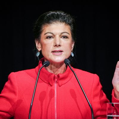 Sahra Wagenknecht, Parteivorsitzende, kann das Vertrauen der Deutschen noch nicht ganz für sich gewinnen. 