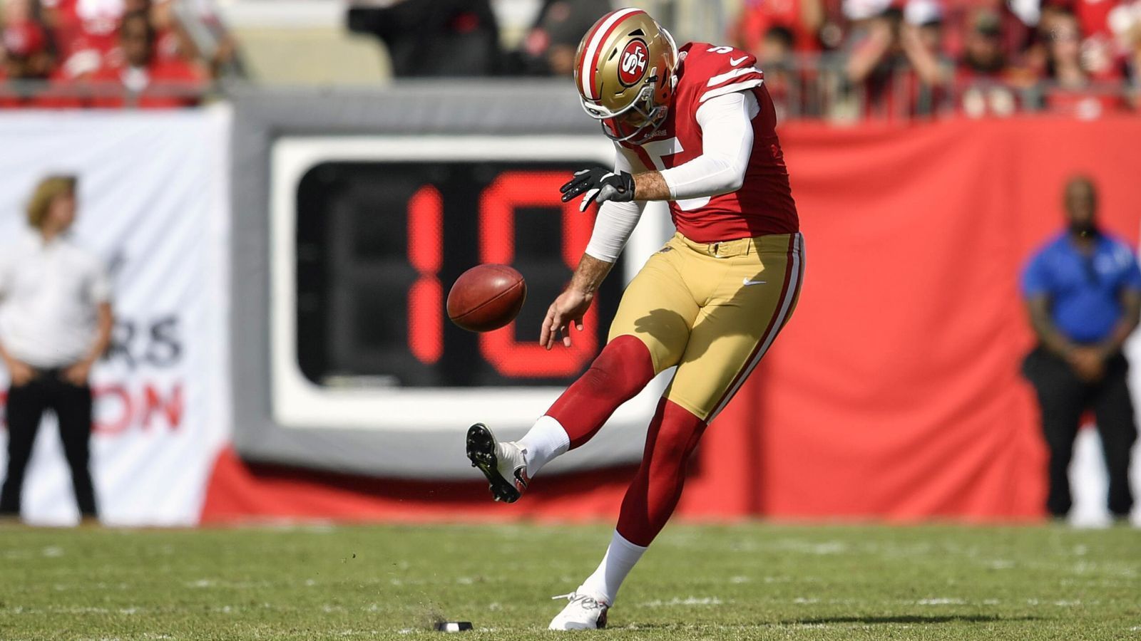
                <strong>San Francisco 49ers: Robbie Gould</strong><br>
                Position: Kicker
              