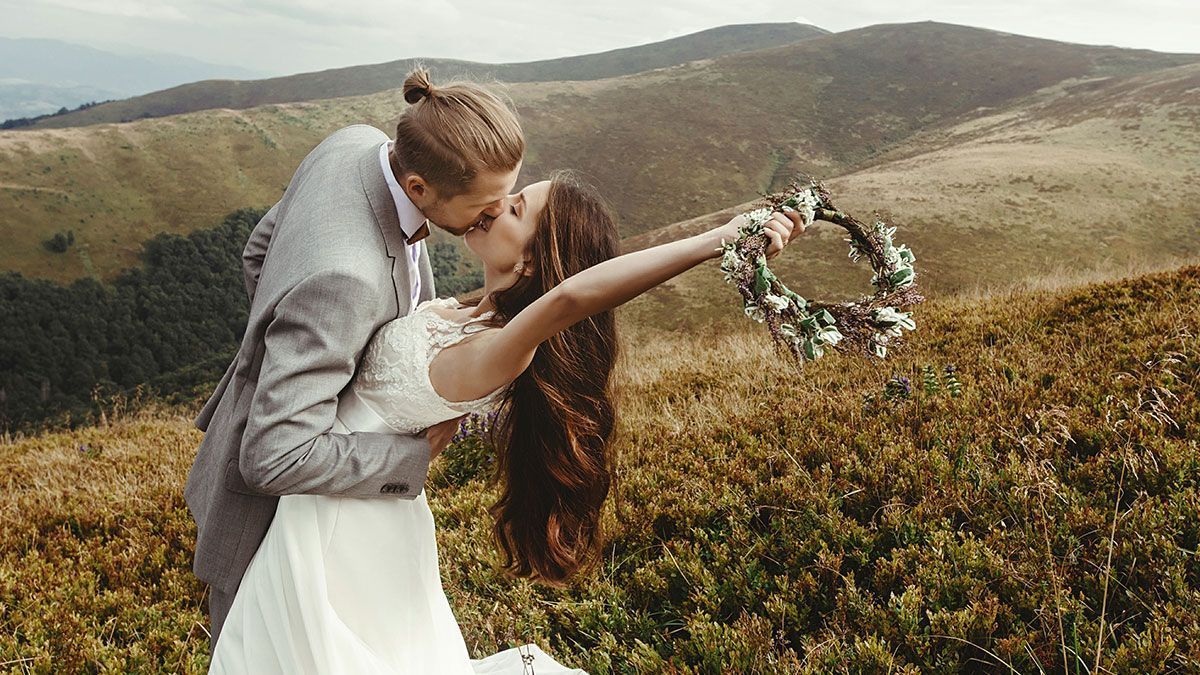 Unser Beauty-Geheimnis für eure Traumhochzeit: Das perfekte Zusammenspiel zwischen Brautkleid und Braut Make-up!
