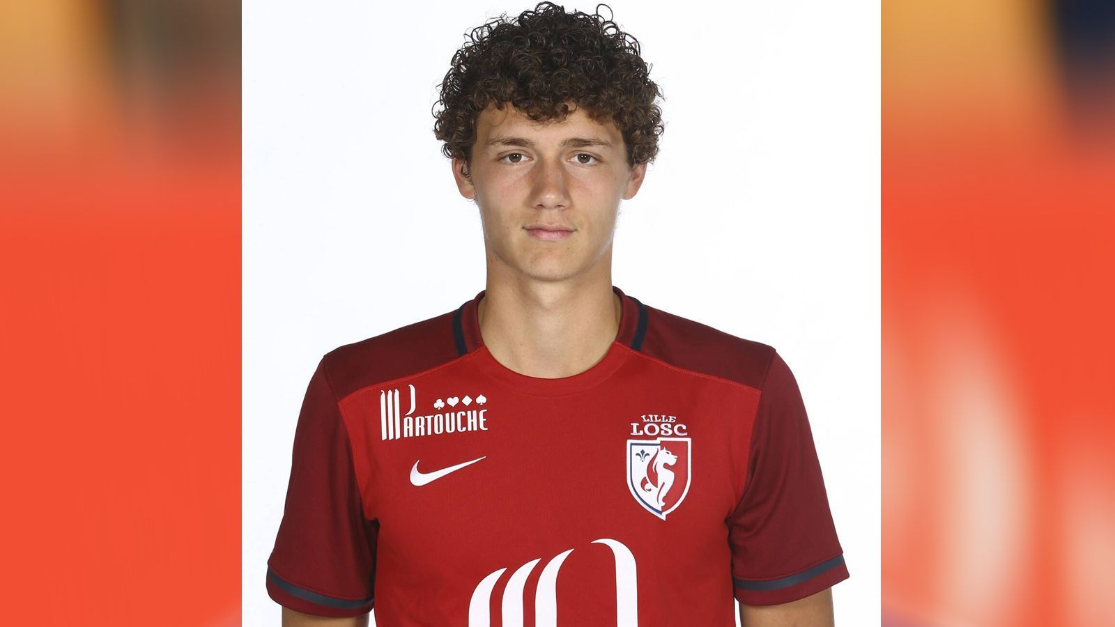 
                <strong>Benjamin Pavard - 2015</strong><br>
                Auch Pavard hat sich in den vergangenen Jahren nicht großartig verändert. Auf den Stuttgarter trifft aber eher das Adjektiv "lieb" zu. Oder "nett". "Nett" geht auch.
              