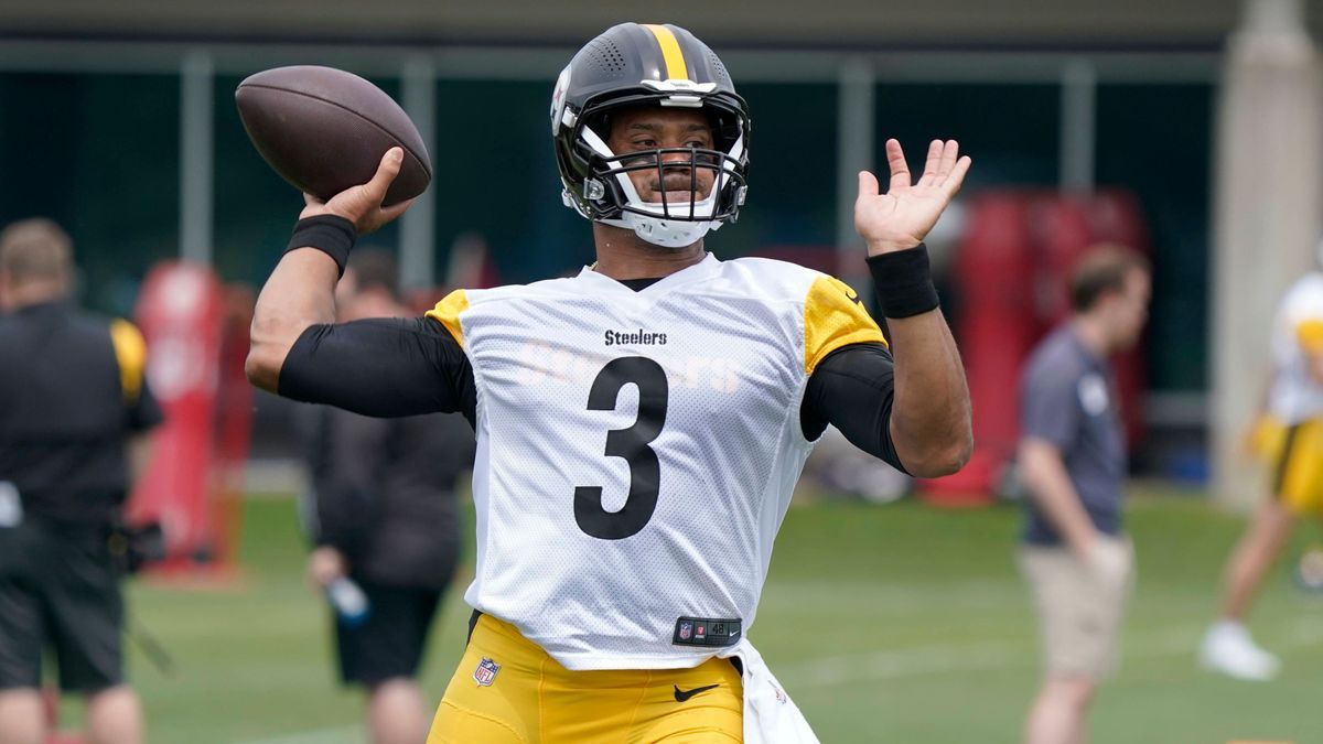 May 23, 2024, Pittsburgh, Pennsylvania, USA: May 23, 2024: Russell Wilson 3 during the Pittsburgh Steelers organized team activities (OTA) in Pittsburgh PA at UPMC Rooney Sports Complex. Brook Ward...