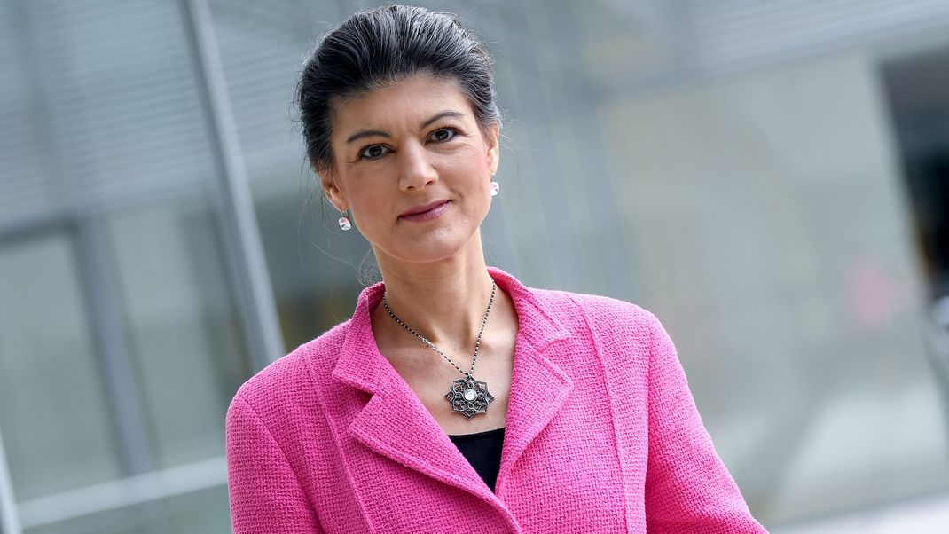 Sahra Wagenknecht erstattet Anzeige gegen eine gefälschte Webseite. Auf dieser soll man um Mitglieder und um Spenden geworben haben.