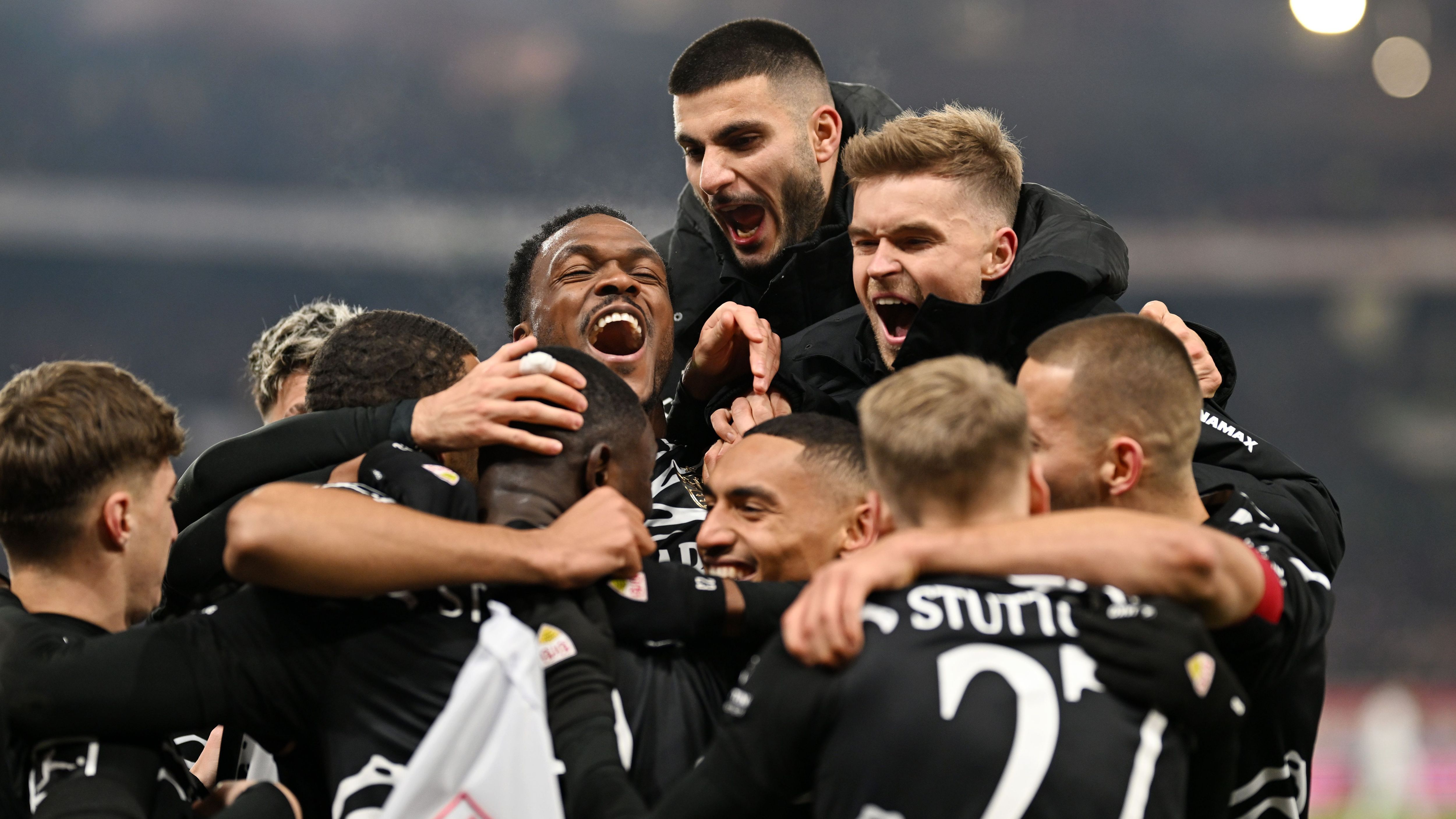 <strong>Bundesliga-Tabelle nach Expected Points</strong><br>Die expected points ermitteln die Anzahl der Punkte, die das Team in einer Partie anhand der erwarteten Tore hätte einfahren müssen. Dieser Wert liegt stets zwischen 0 und 3. Wer hat bislang überperformt? Wer hätte eigentlich mehr Punkte auf dem Konto haben müssen? <em><strong>ran</strong></em> blickt auf die Tabelle der erwarteten Punkte (Quelle: understat.com, Stand: 04. Dezember 2023, 13. Spieltag)