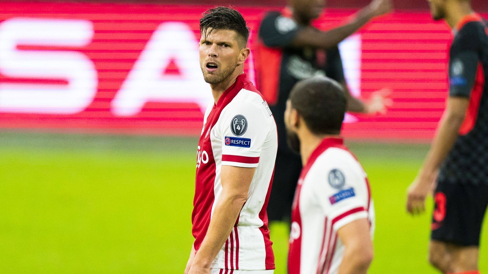 
                <strong>Klaas-Jan Huntelaar (Ajax Amsterdam)</strong><br>
                Ja, auch der "Hunter" läuft noch! Zwar nicht mehr so viel wie früher bei Schalke, aber immerhin wurde Klaas-Jan Huntelaar bei Ajax' 0:1 gegen Liverpool in der Schlussphase eingewechselt.
              