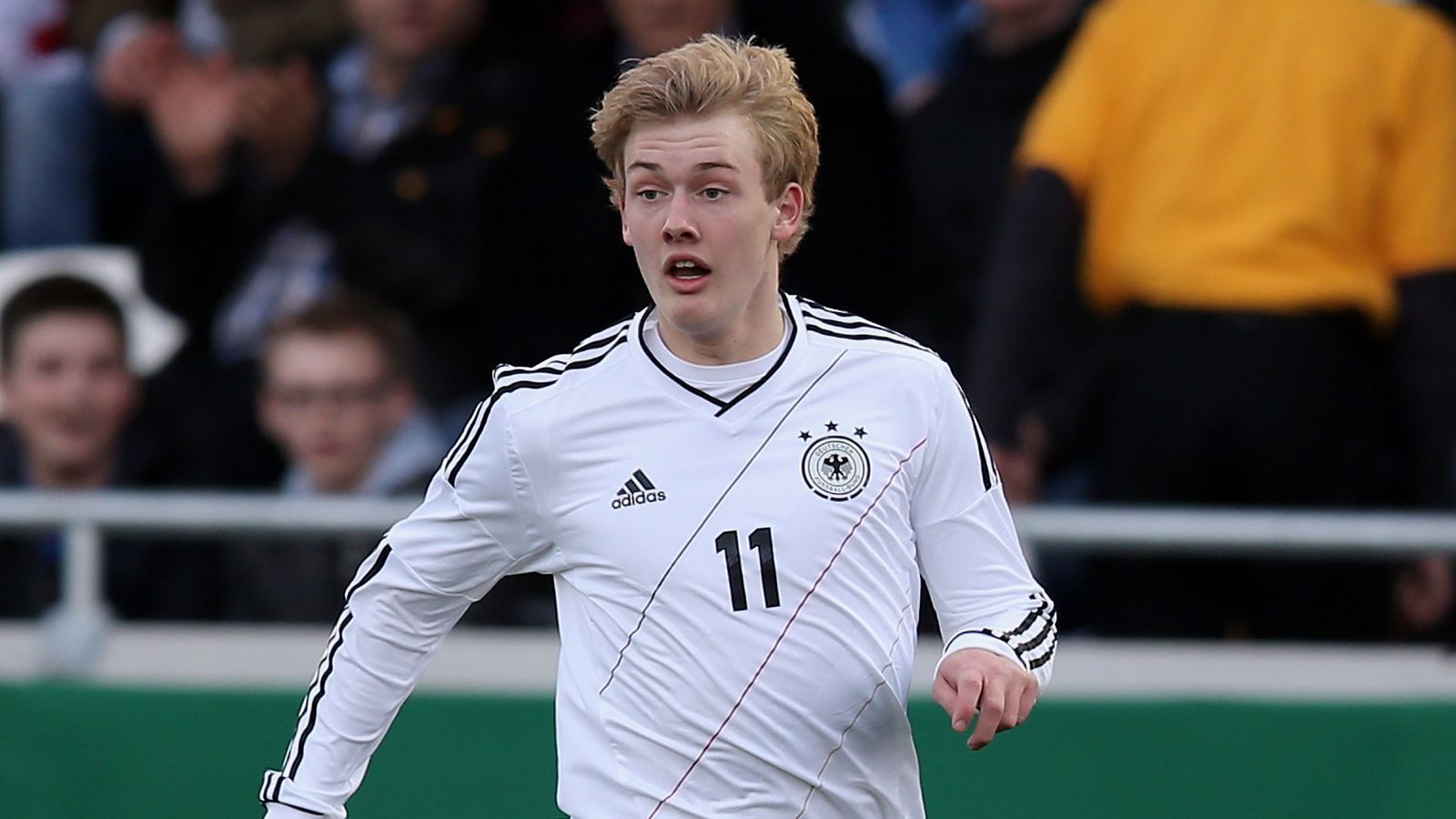 
                <strong>Julian Brandt</strong><br>
                U17-Debüt: 20.03.2012 U17-Spiele/-Tore: 19/5A-Nationalmannschaft-Debüt: 29.05.2016 A-Nationalmannschaft-Spiele/-Tore: 24/2
              