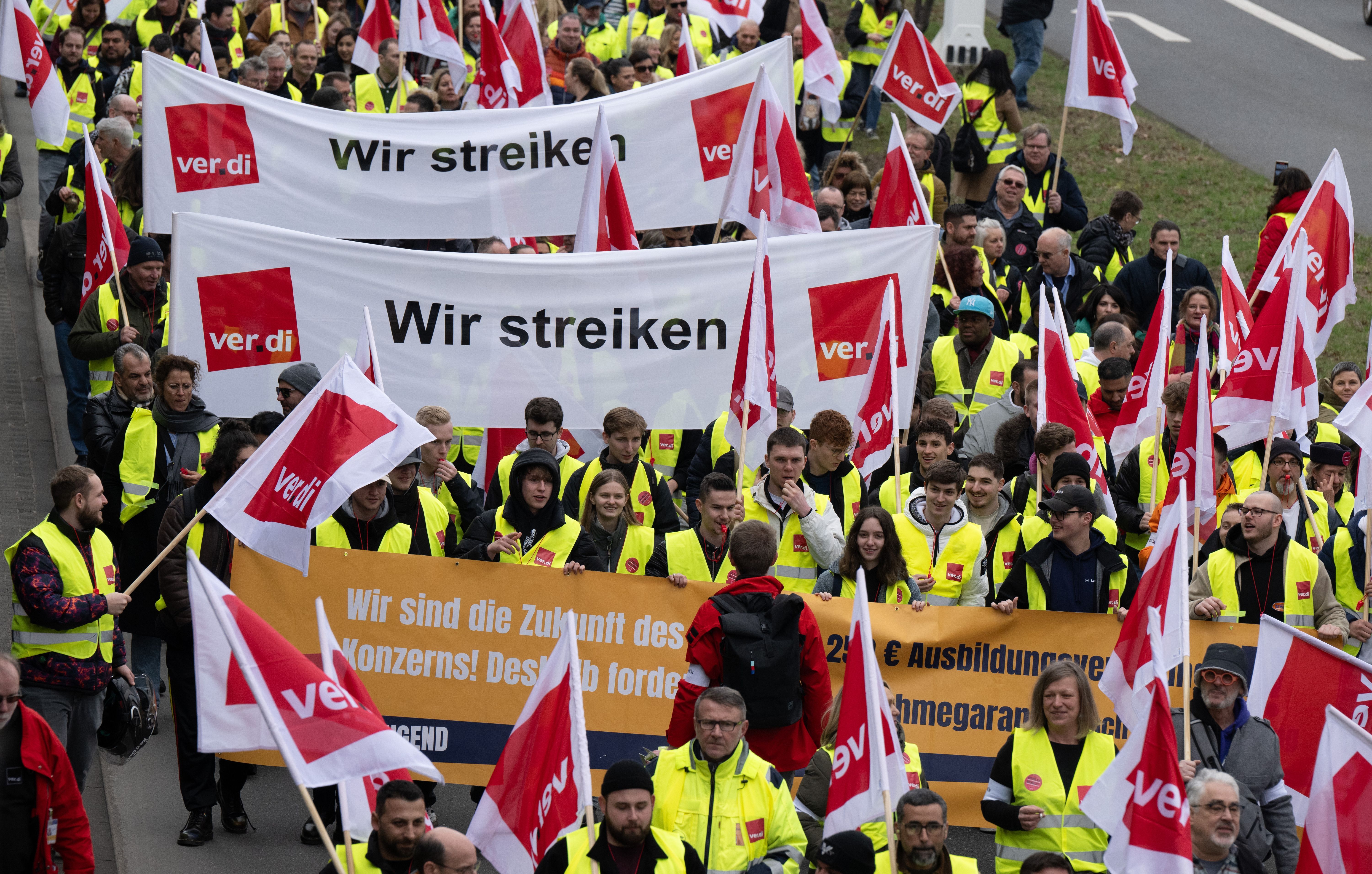 Streik Der Lufthansa: Was Reisende Jetzt Wissen Müssen