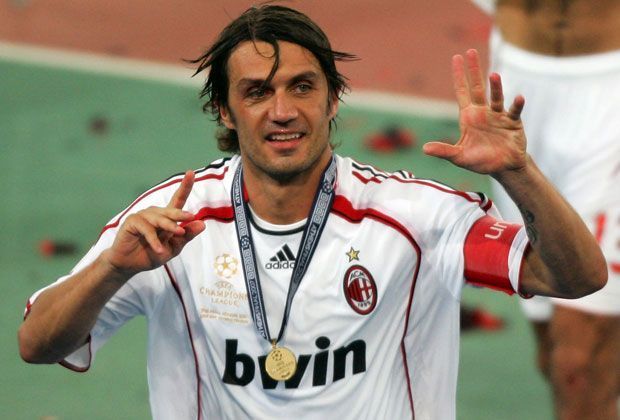 
                <strong>Verteidigung: Paolo Maldini</strong><br>
                Auch der frühere Milan-Spieler Paolo Maldini gehört für Buffon in die Abwehr seiner Top 11. "Jedes Kind, das Verteidiger werden möchte, sollte sich Videos von Maldini ansehen", rät der Nationalspieler.
              