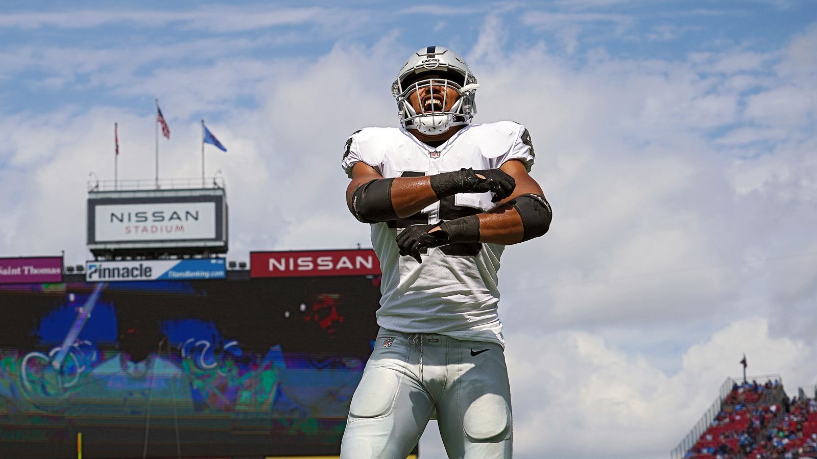 
                <strong>Jakob Johnson (Las Vegas Raiders)</strong><br>
                Jakob Johnson und die Las Vegas Raiders feierten endlich den ersten Sieg und bezwangen die Denver Broncos mit 32:23. Der gebürtige Stuttgarter stand dabei für 26 Snaps auf dem Feld, erhielt aber keinen Touch, sondern verdiente sich die Lorbeeren als Vorblocker für die Mitspieler. 
              