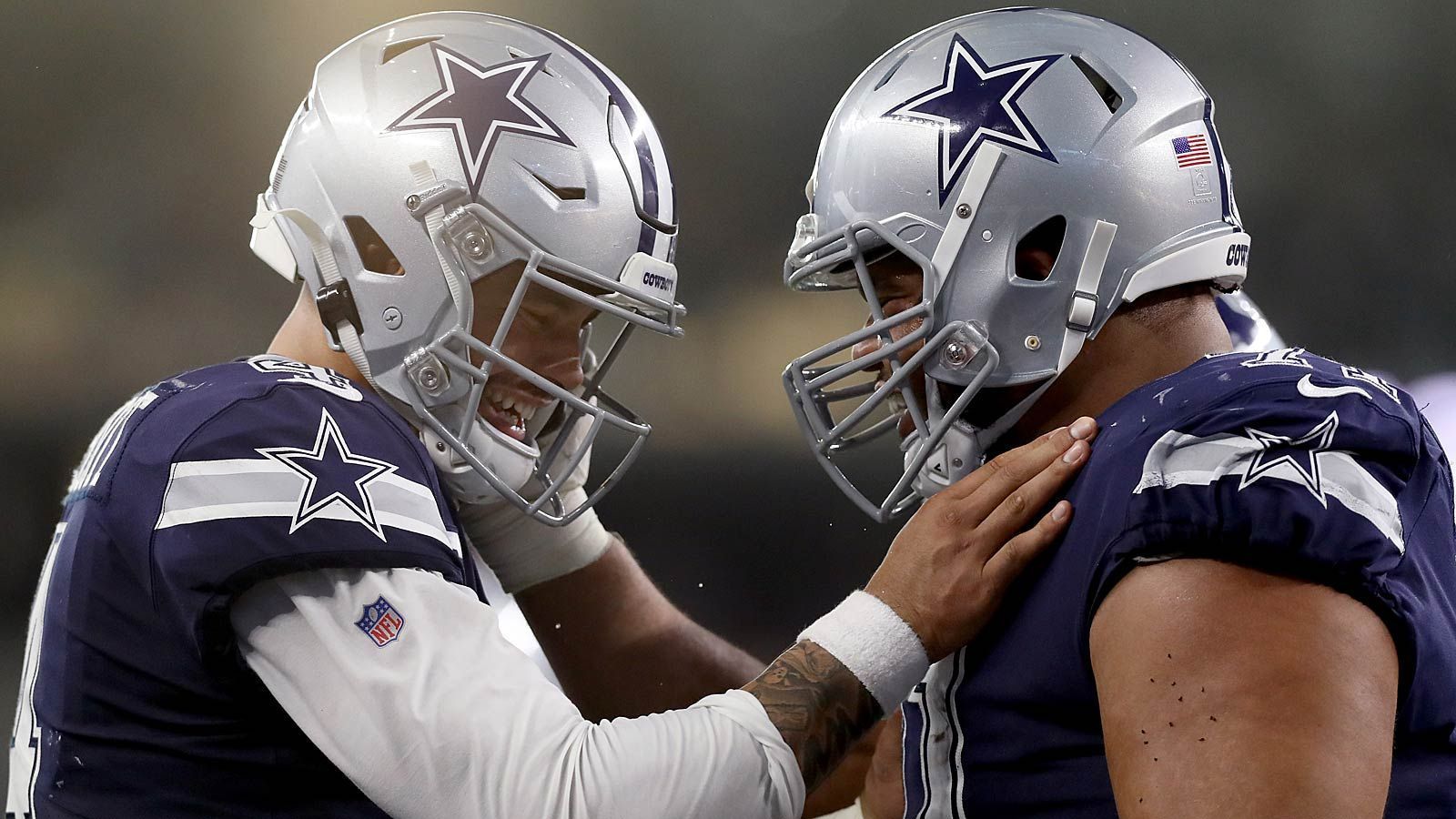 
                <strong>NFC: Dallas Cowboys (7-8)</strong><br>
                Die Dallas Cowboys sichern sich einen Playoff-Platz, wenn sie gegen die Redskins gewinnen und die Eagles gleichzeitig bei den Giants verlieren.
              