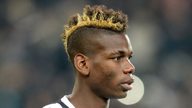 
                <strong>Paul Pogba Dezember 2013</strong><br>
                Dezember 2013: Daraus werden noch im selben Monat eine flammende Pracht, die wie eine Krone für den französischen Nationalspieler wirkt.
              