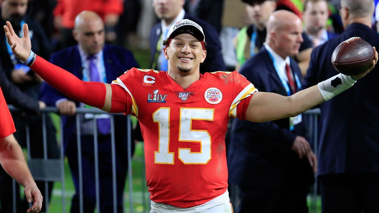 
                <strong>Patrick Mahomes' Gehalt 2022</strong><br>
                29.450.000 Dollar - Grundgehalt: 1.500.000 - Rosterbonus: 27.400.000 - Workout Bonus: 550.000
              