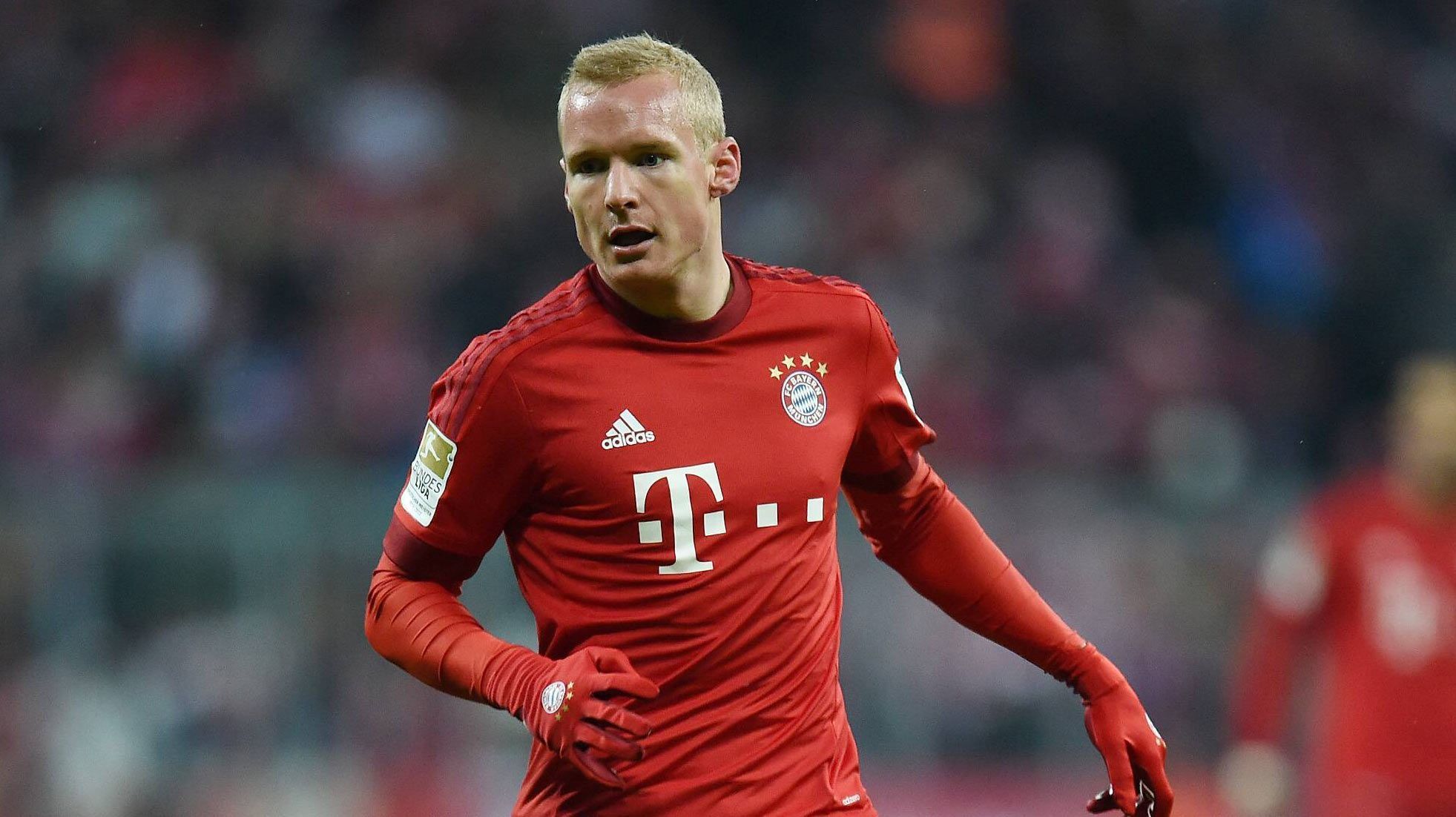 
                <strong>Sebastian Rode (Bayern München)</strong><br>
                Sebastian Rode (Bayern München): Kommt im zweiten Durchgang für den blassen Alonso, nur eine Minute später fällt das 0:3. Kann danach nichts mehr gegen die Niederlage ausrichten. ran-Note : 3. 
              