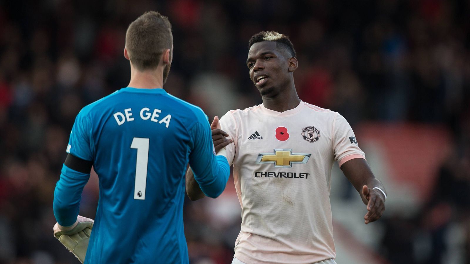 
                <strong>Grund 2: Form von de Gea und Pogba</strong><br>
                Ebenfalls für Hoffnung sorgt die derzeitige Form von David de Gea und Paul Pogba. Der spanische Torhüter der "Red Devils", der bereits die gesamte Saison mit starken Leistungen zu überzeugen wusste, hielt vergangenen Spieltag in der Premier League mit einer spektakulären Parade den 2:1-Sieg gegen West Ham fest. Paul Pogba zählt unter Solskjaer wieder zu den absoluten Leistungsträgern. Unter anderem schoss der Weltmeister Manchester United am vergangenen Wochenende mit seinem Doppelpack (zwei Elfmeter) zum Sieg gegen West Ham.
              