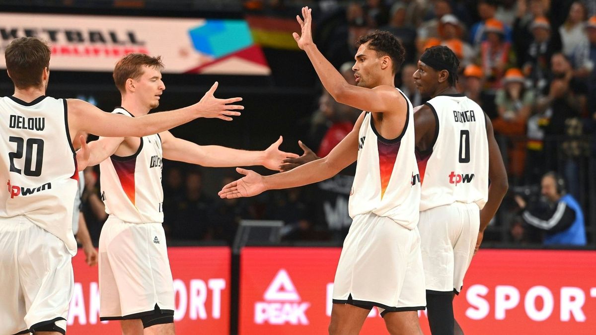 Hollatz (l.), da Silva (m.) und Bonga (r.) reisen heim