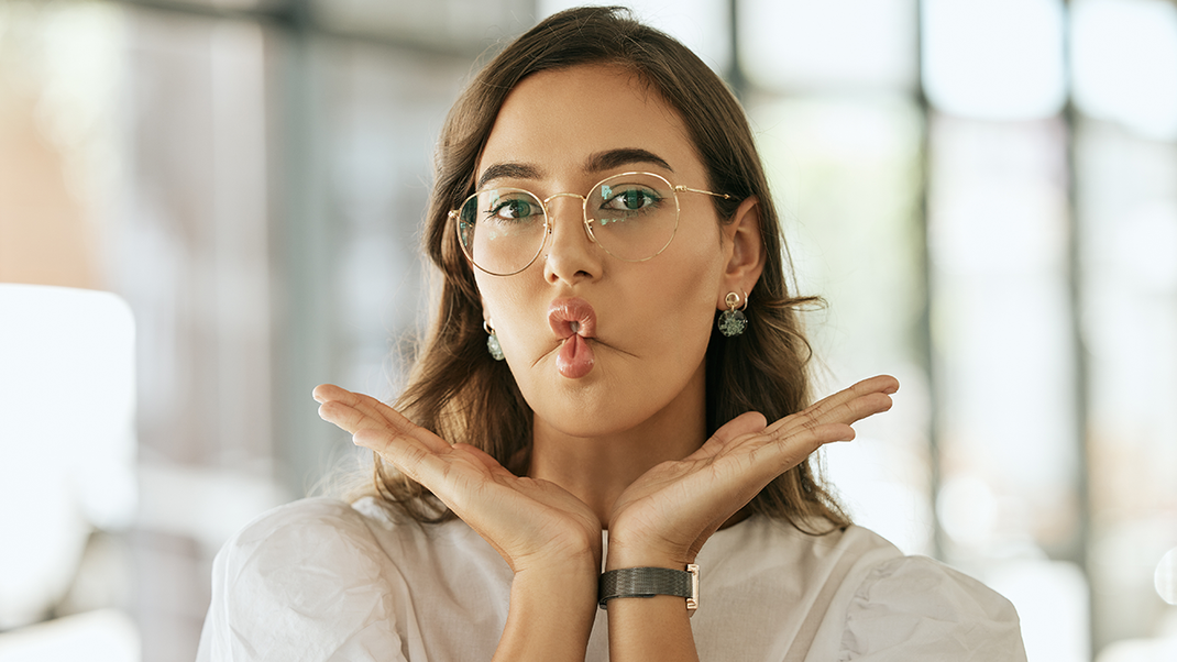 Effektive Tipps gegen Falten im Gesicht: Wir machen Face Yoga mit euch!&nbsp;