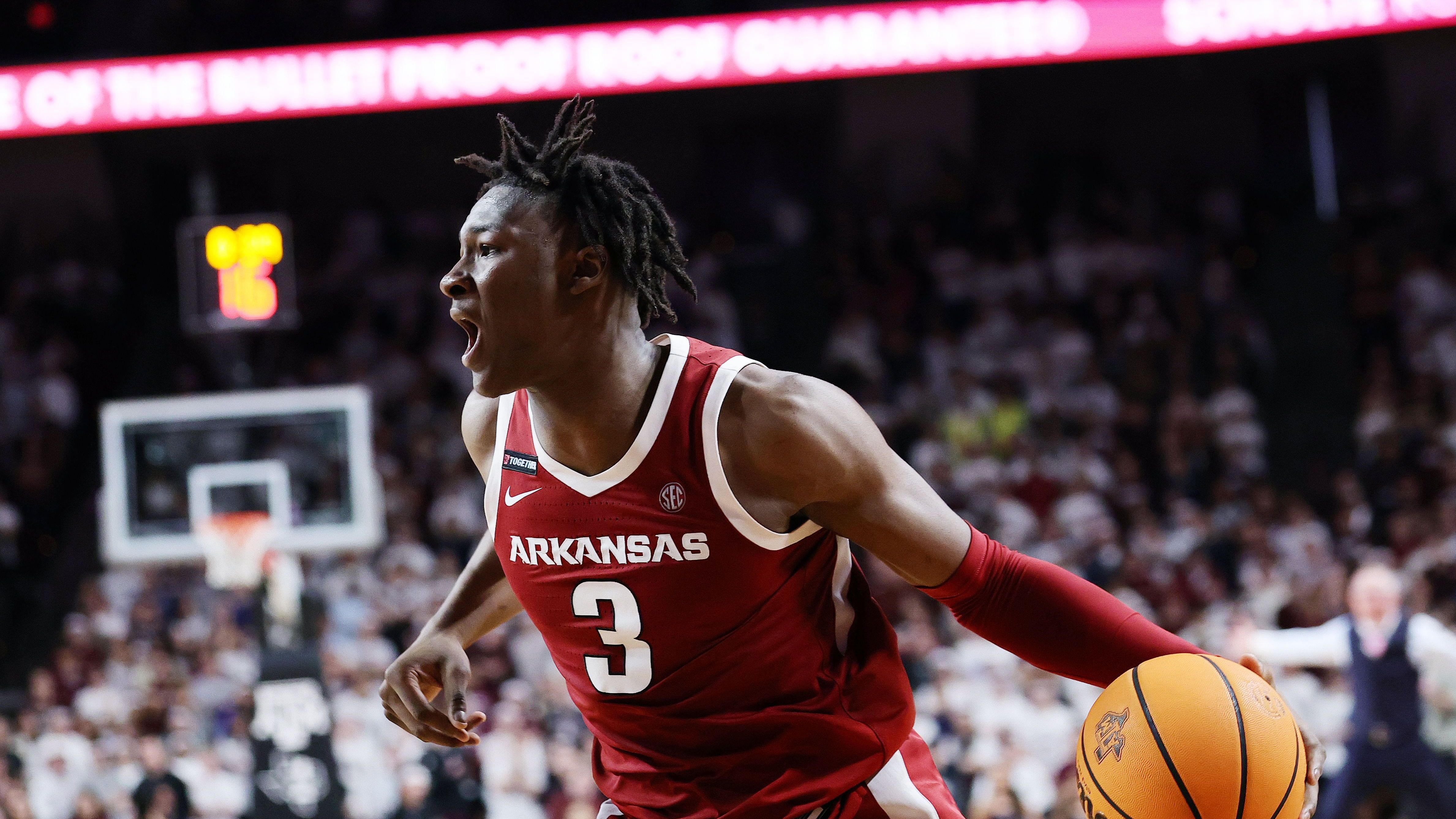 <strong>University of Arkansas</strong><br>NFL:<br>- Landon Jackson (Bills)<br>- Isaac TeSlaa (Lions)<br>NBA:<br>- Adou Thiero (Nets, zu den Lakers getradet via Suns &amp; Wolves; Bild)