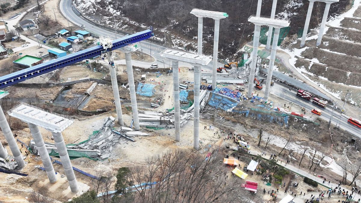 Brückeneinsturz auf Autobahnbaustelle in Südkorea