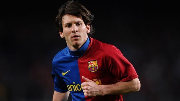
                <strong>Angriff: Lionel Messi (FC Barcelona) - Stärke 90</strong><br>
                Angriff: Lionel Messi (FC Barcelona) - Stärke 90.
              