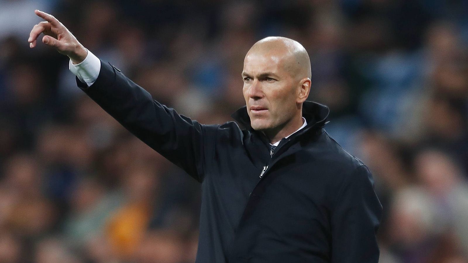 
                <strong>Platz 4 (geteilt): Zinedine Zidane</strong><br>
                Gesamtverdienst pro Jahr: 23 Millionen Euro (21 Millionen Euro Jahresgehalt + 2 Millionen Euro Werbeeinnahmen)Team: Real MadridIm Amt seit: März 2019Vertrag bis: Juni 2022 
              