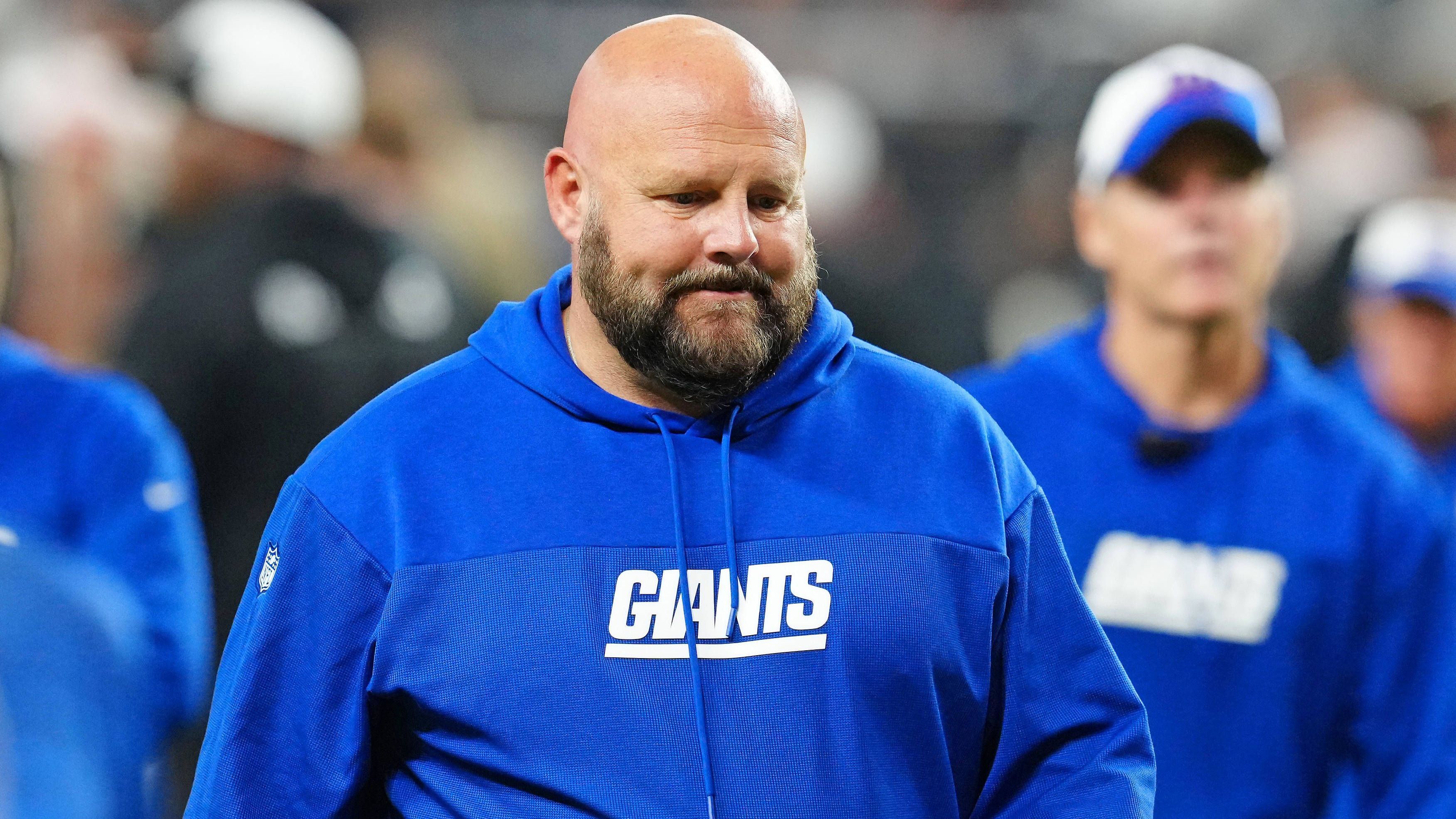 <strong>Verlierer: New York Giants</strong><br>Sie stehen jetzt 2-8. Head Coach Brian Daboll ist vom gefeierten Helden zum Symbol des Misserfolgs geworden. Gegen wen wollen die "G-Men" denn in dieser Saison überhaupt noch gewinnen? Mit Tommy DeVito, dem Backup des Backups, wahrscheinlich gegen niemanden mehr. Zumindest in dieser Saison.