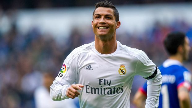 
                <strong>Cristiano Ronaldo (Real Madrid)</strong><br>
                Cristiano Ronaldo (Real Madrid): Als erstem Spieler der Fußball-Geschichte ist es Cristiano Ronaldo gelungen, in sechs aufeinanderfolgenden Spielzeiten wettbewerbsübergreifend 50 oder mehr Tore zu erzielen. In seinem letzten Liga-Spiel gegen La Coruna gelangen ihm die Treffer 50 und 51. Seine beeindruckende Bilanz aus den vergangenen sechs Jahren ist ...
              