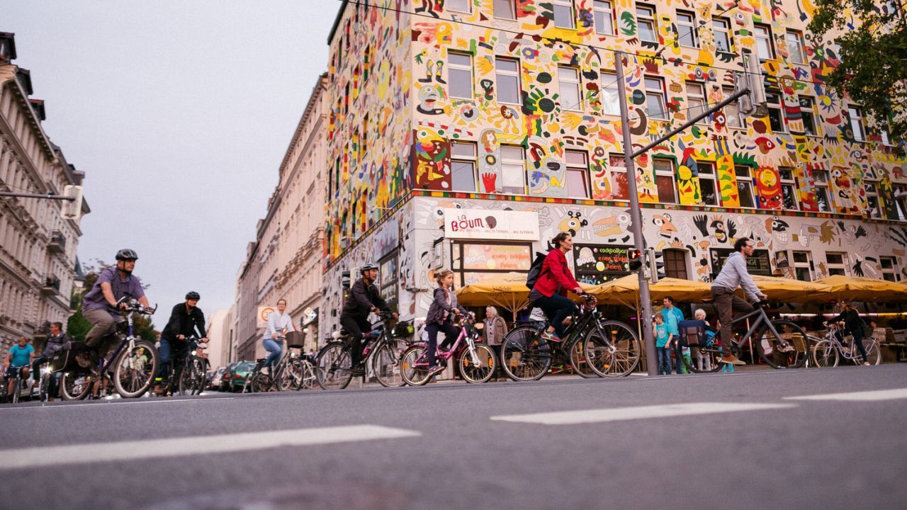 Beim Leipziger Stadtradeln rollen Fahrräder statt Autos durch die Straßen.