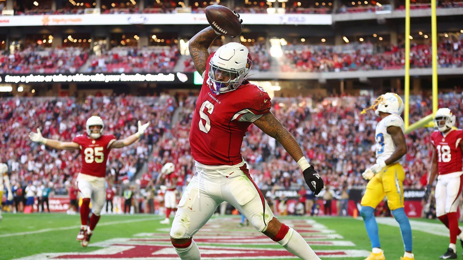 
                <strong>Platz 11: James Conner </strong><br>
                &#x2022; Rushing Touchdowns: 44<br>&#x2022; Aktuelles Team: Arizona Cardinals<br>&#x2022; In der NFL seit: 2017<br>
              