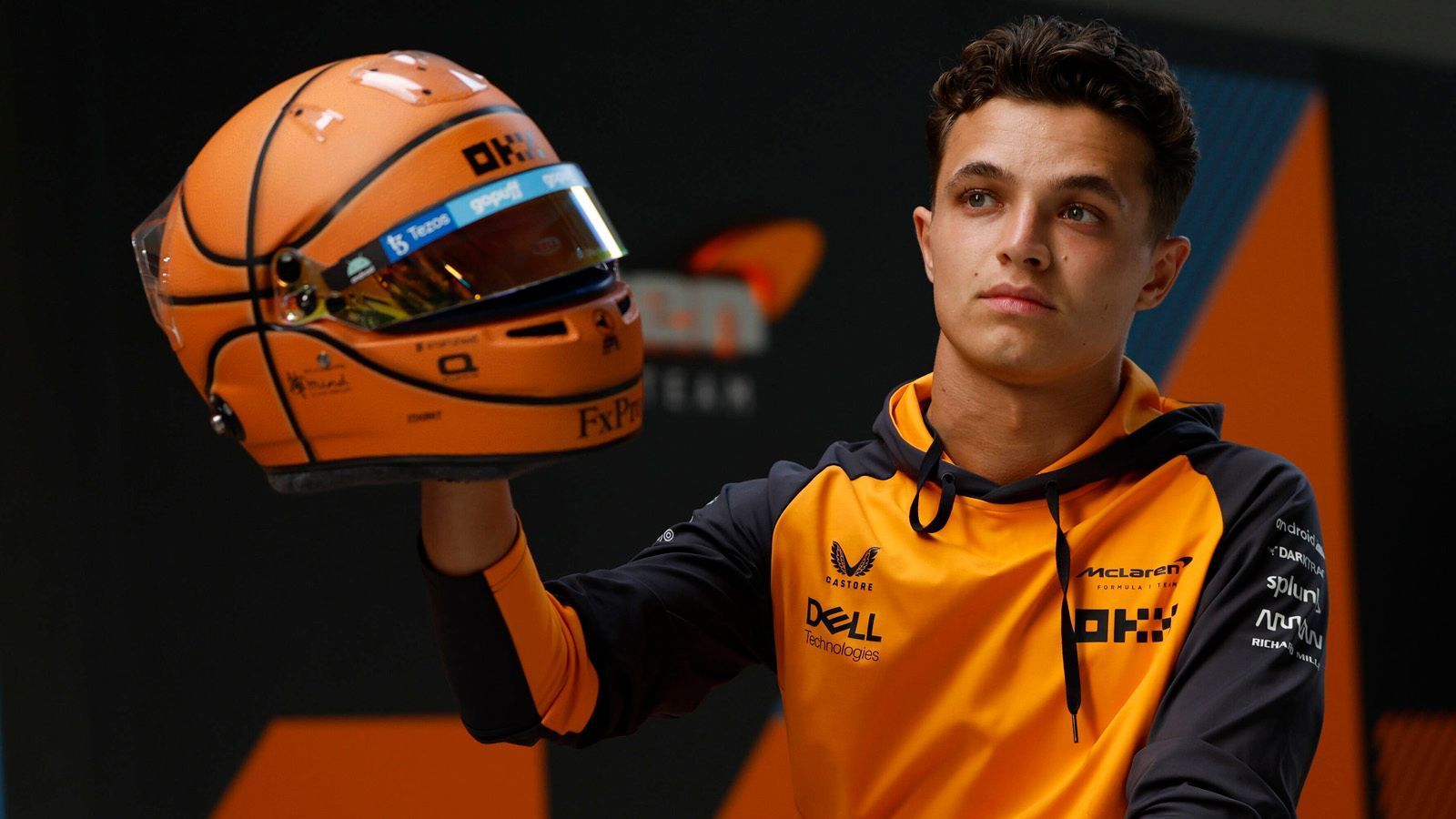 
                <strong>Lando Norris</strong><br>
                Lando Norris hat sich mit dem Basketball-Motiv für ein ganz besonderes Modell entschieden. Der McLaren-Pilot dürfte damit bei den basketball-verrückten US-Amerikanern durchaus Sympathien gewinnen.
              