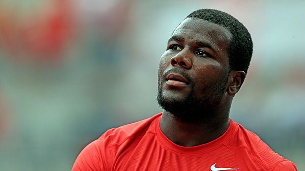 
                <strong>Cardale Jones (Ohio State Buckeyes)</strong><br>
                Cardale Jones (23, Ohio State Buckeyes): 1,96 Meter groß und 113 Kilogramm schwer, 2940 Yards für 19 Touchdowns und sieben Interceptions in drei College-Jahren.
              