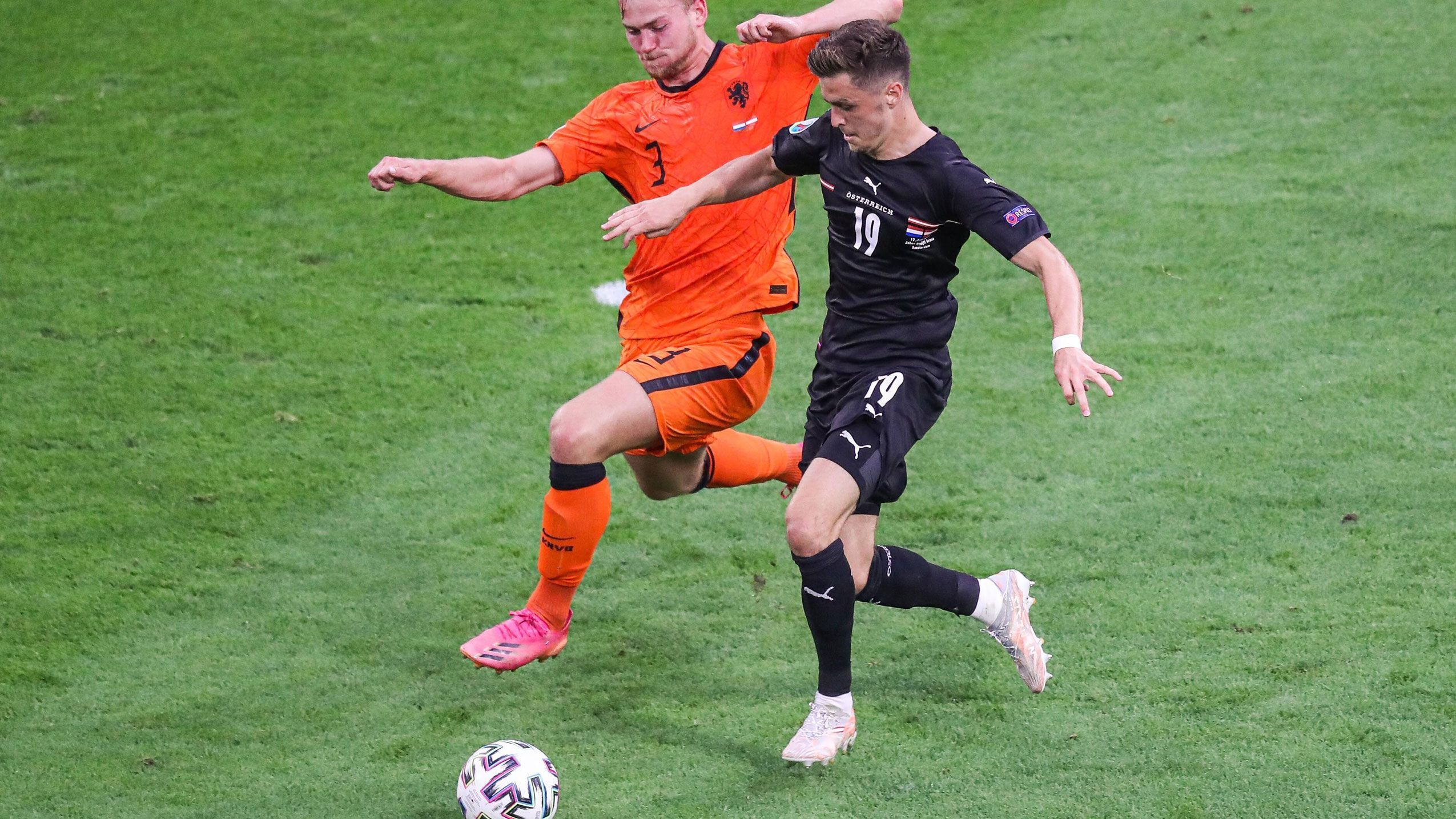 
                <strong>Christoph Baumgartner (TSG Hoffenheim)</strong><br>
                Durchaus mit gefährlichen Offensivaktionen in Hälfte eins bei der Alpenrepublik ohne die ganz große Gefahr. Nach der Pause deutlich unauffälliger. 
              