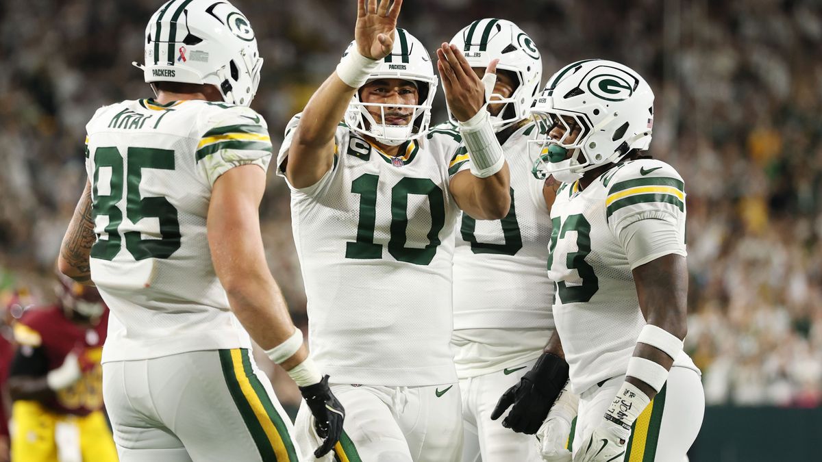 Washington Commanders v Green Bay Packers - NFL 2025