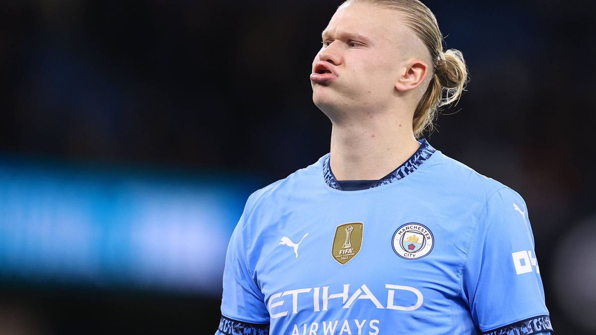 Football - Premier League - Manchester City v Tottenham Hotspur 23rd November 2024 - Premier League - Manchester City v Tottenham Hotspur - Erling Haaland of Manchester City looks dejected - Photo:...