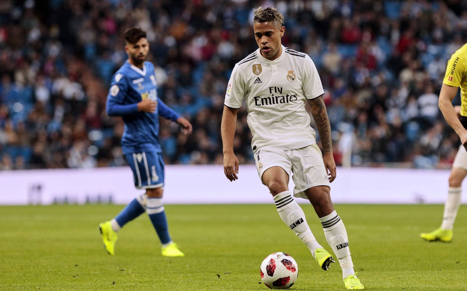 
                <strong>Mariano Diaz </strong><br>
                Konnte mit der Rückennummer 7 als Ronaldo-Erbe nur selten überzeugen. Seine Zukunft wird vermutlich auch davon abhängen, ob Real Luka Jovic von Eintracht Frankfurt verpflichtet. Grundsätzlich hat Diaz noch einen langfristigen Vertrag bis 2023.  
              