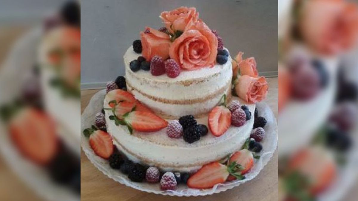 Janine Naked Cake