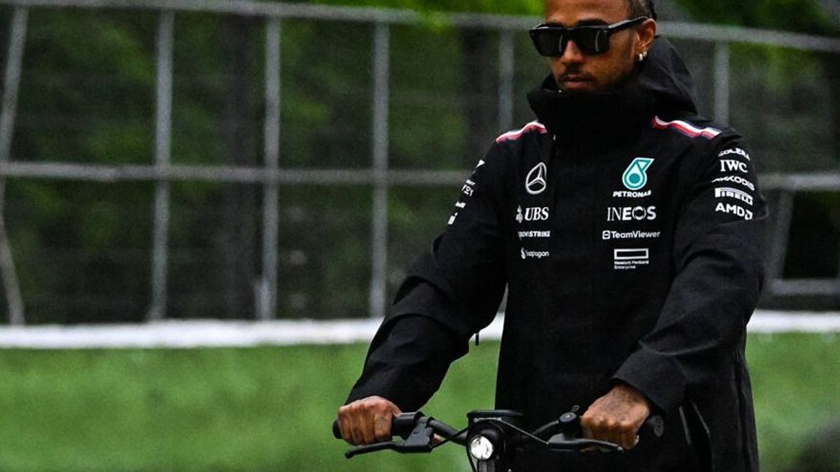 Lewis Hamilton hätte lieber Upgrades für seinen W15 als für seinen Scooter