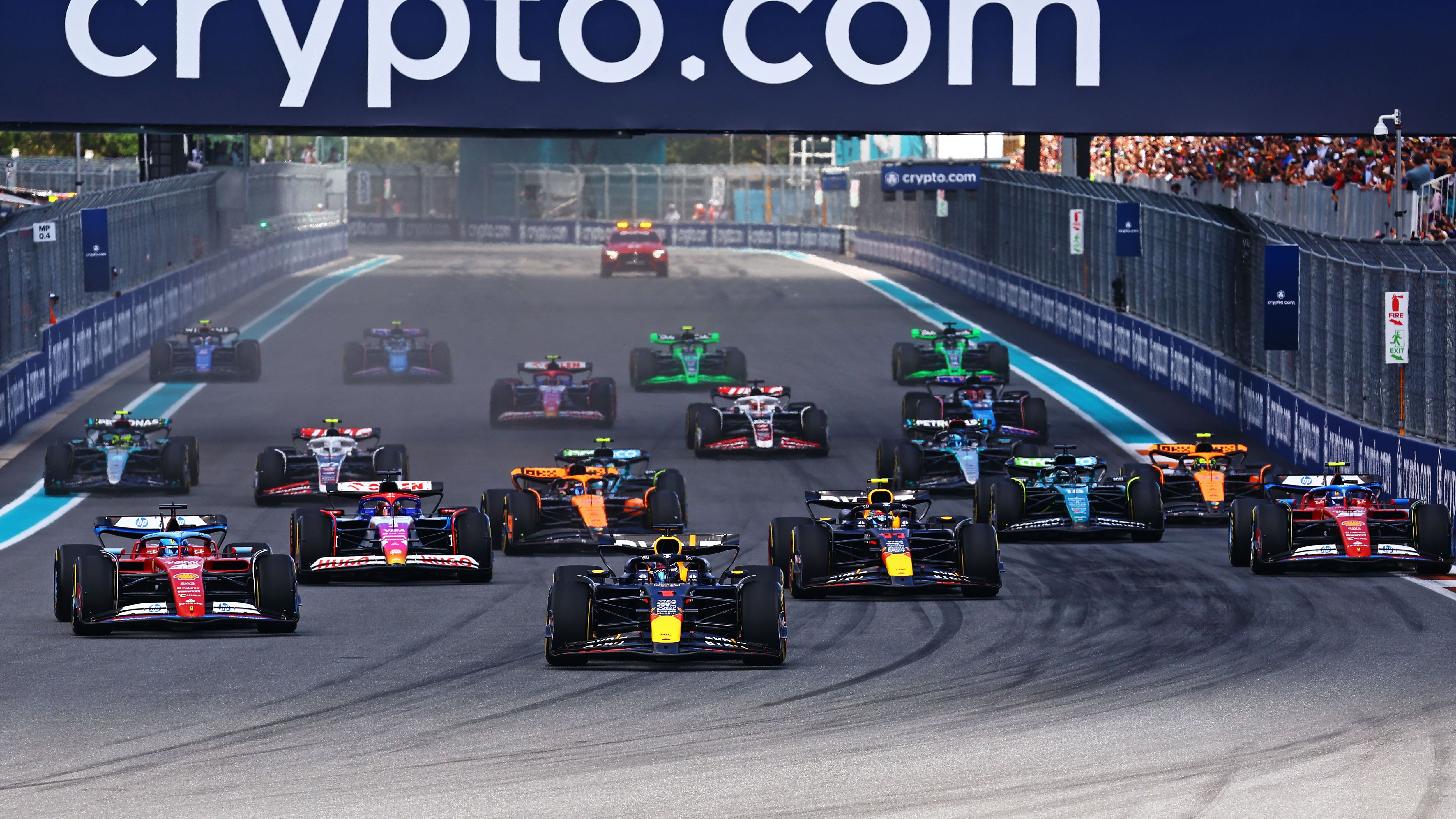 <strong>Formel 1: Der Wert der Formel-1-Teams</strong><br>Die Formel 1 boomt in der ganzen Welt und treibt den Wert der zehn Teams nach oben. Das US-Wirtschaftsmagazin Forbes hat errechnet, was die zehn Teams jeweils für einen Gesamtwert haben. <strong><em>ran</em></strong> zeigt das Ranking.&nbsp;&nbsp;