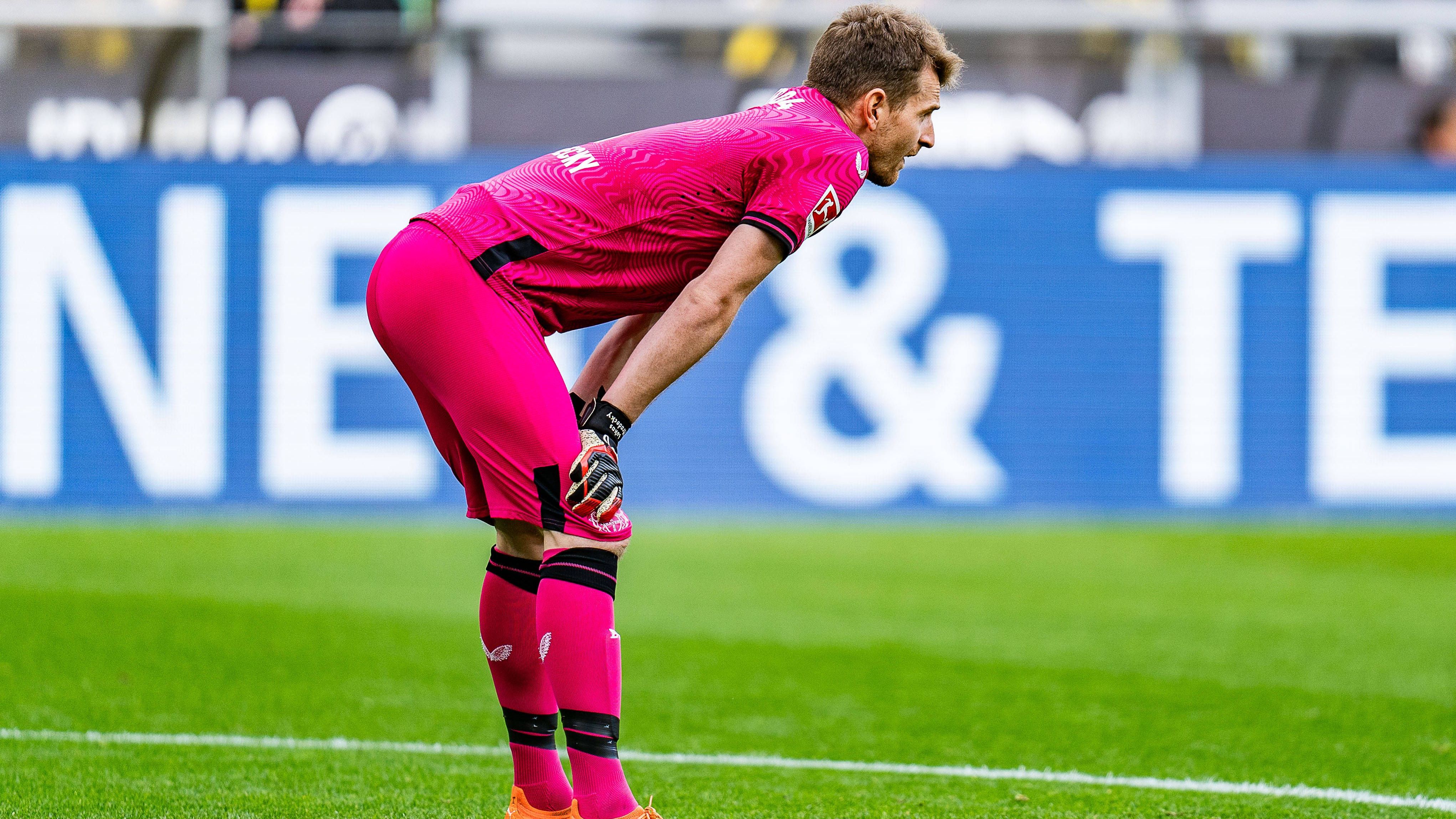 <strong>Lukas Hradecky (Bayer Leverkusen)</strong><br> 41 Minuten ist der Torwart von Bayer Leverkusen praktisch beschäftigungslos, pariert dann aber einen starken Abschluss von Sabitzer. In der zweiten Halbzeit ist er selten gefordert, ehe er beim Gegentreffer zum 0:1 noch an den Ball herankommt, diesen allerdings nicht parieren kann. <strong><em>ran</em>-Note: 3</strong>