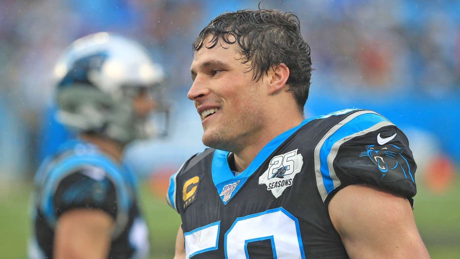 
                <strong>Luke Kuechly (Carolina Panthers)</strong><br>
                Die NFL verliert einen der besten Linebacker der vergangenen Jahre: Luke Kuechly hat seine Karriere beendet. Mit nicht einmal 29 Jahren hat der Defense-Star der Carolina Panthers diesen Schritt in einer emotionalen Videobotschaft verkündet. Seine Karrierezahlen: 1092 Tackles, 12,5 Sacks, 18 Interceptions, sieben Forced Fumbles. In seiner aktiven Zeit zwischen 2012 und 2019 wurde Kuechly sieben Mal in den Pro Bowl gewählt. 
              